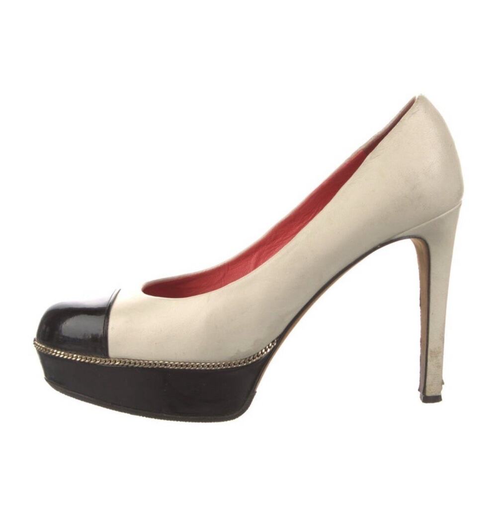 Moschino Black Ivory Leather Gold Chain Spectator Pumps Size US 10.5